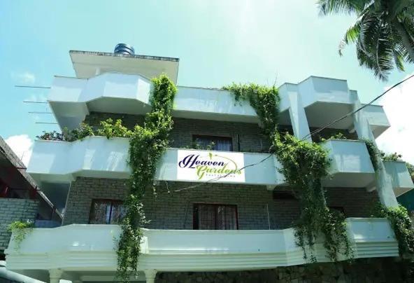 Heaven Gardens Otel Kochi Dış mekan fotoğraf